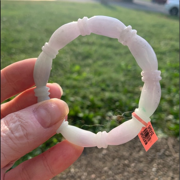 BURMESE NATURAL JADE BANGLE - Picture 9 of 16
